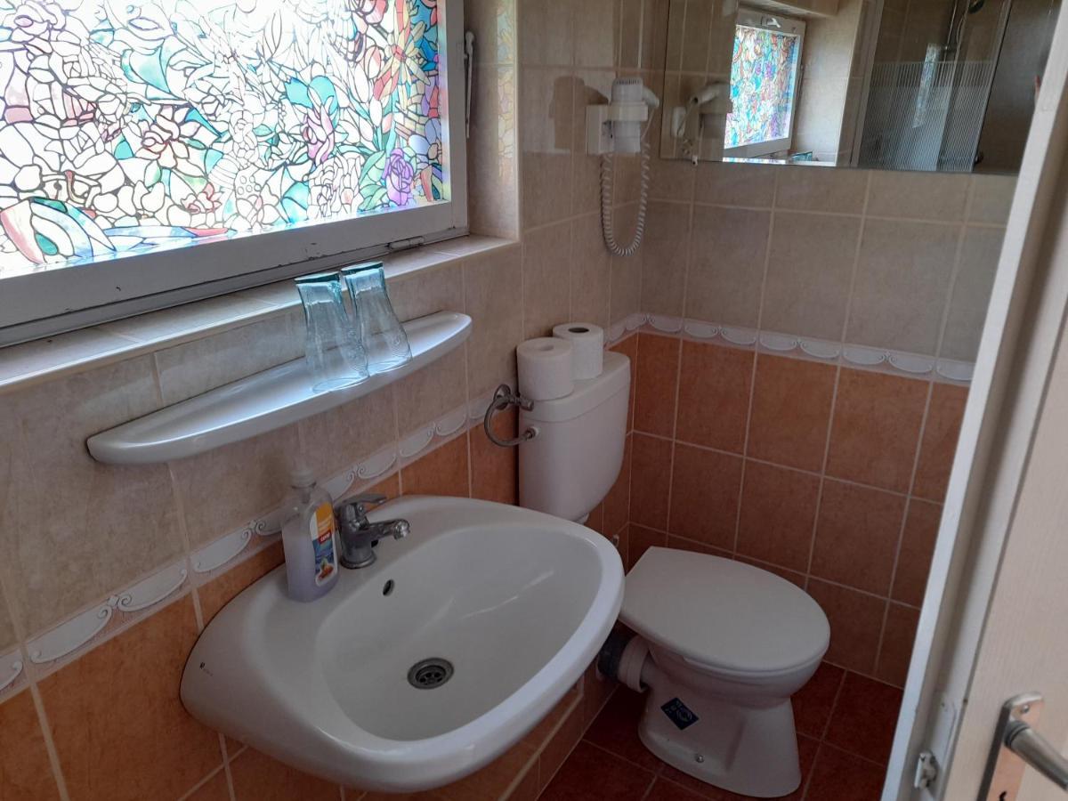 Guest House Moritz Keszthely Bagian luar foto